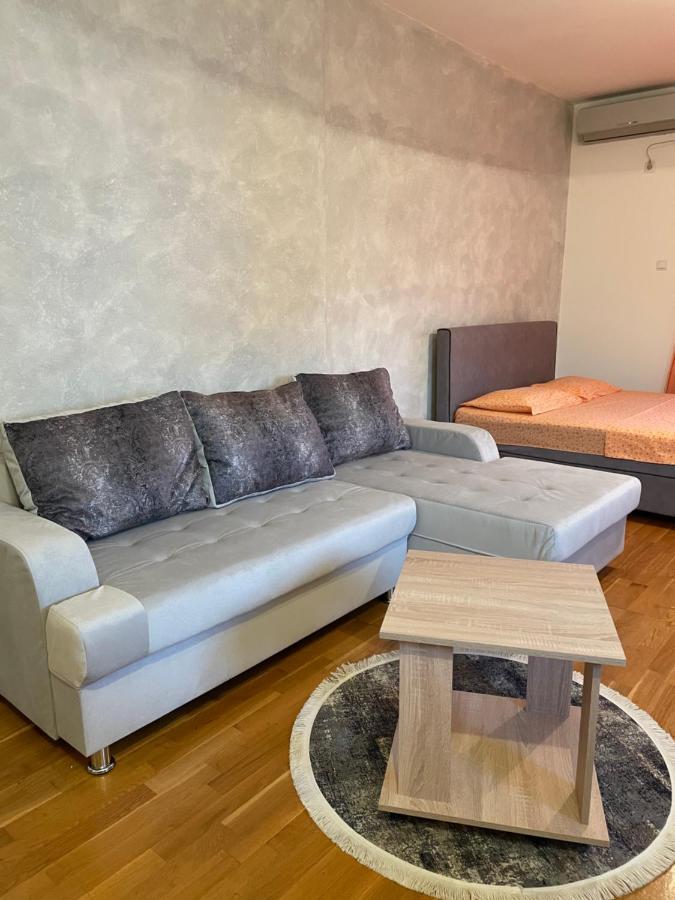 Naki Apartments Podgorica Ngoại thất bức ảnh